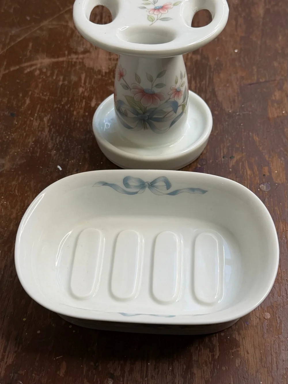 Princess House Exclusive Floral Ribbon Soap Dish & Toothbrush Holder